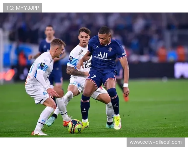 巴黎德比源于1969年合并，1972年分裂后命运迥异。